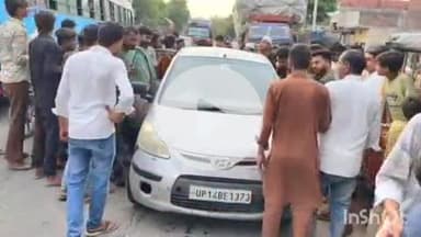 जानसठ: मीरापुर क्षेत्र के गांव कैथोड़ा में मोहर्रम का जुलूस देखने के दौरान हादसा, छत से पैर फिसलकर गिरा एक युवक घायल