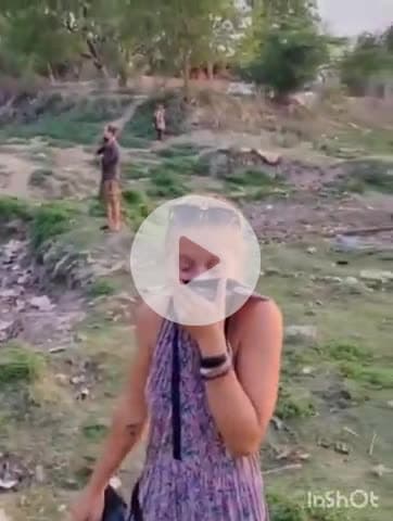 आगरा: विदेशी महिला ने सोशल मीडिया पर पोस्ट किया ताजमहल के पीछ की गंदगी का वीडियो