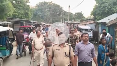 साहेबपुर कमाल: मोहर्रम पर्व को देखते हुए पुलिस ने प्रखंड क्षेत्र में निकाला फ्लैग मार्च