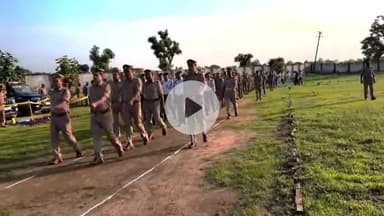 अमरोहा: अमरोहा पुलिस अधीक्षक ने पुलिस लाइन में परेड की सलामी ली, साथ ही पुलिस लाइन का किया निरीक्षण