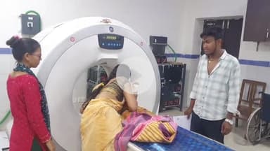 कुटुंबा: सतबहिनी मंदिर के समीप कार ने मासूम को मारी टक्कर, बच्चा पूजा के बाद बाहर खड़ा था, परिवार आद्रा मेला घूमने गया था