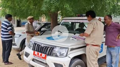 चूरू: DTO इंस्पेक्टर रोबिन सिंह ने जिला मुख्यालय पर की कार्रवाई, एक ही नंबर की 2 बसों को सीज कर डीटीओ ऑफिस चुरू में खड़ा किया