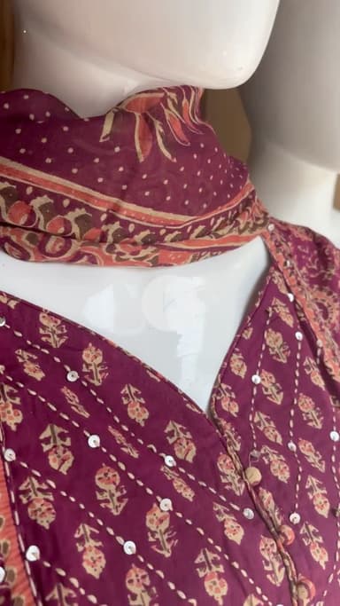 Shree vinayak suit and saree 
भरतिया हॉस्पिटल के पास BSNL ऑफिस के सामने चूरू 
7357966099
#anarkalisuit #showroom #churu