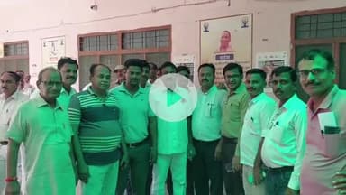 पूरनपुर: तहसील परिसर में अधिवक्ताओं ने जिलाधिकारी को दिया 5 सूत्री ज्ञापन, जर्जर बिल्डिंग को ध्वस्त कराने की रखी मांग #jansamasya