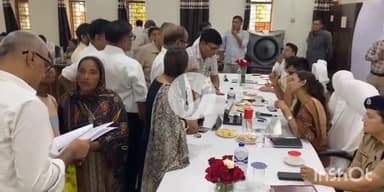 बागपत: DM-SP ने बागपत तहसील में आयोजित संपूर्ण समाधान दिवस में फरियादियों की समस्याएं सुनीं, संबंधित को दिए दिशा निर्देश