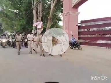 आरा: जिलाधिकारी भोजपुर तनय सुल्तानिया के निर्देशानुसार मुहर्रम के अवसर पर आरा शहर में निकाला गया फ्लैग मार्च