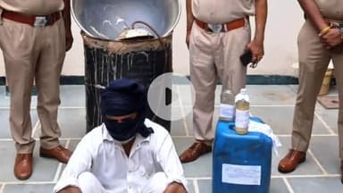 इस्माइलाबाद: नाजायज शराब बनाने का आरोपी गिरफ्तार, 18 बोतल कच्ची शराब व भट्टी बरामद