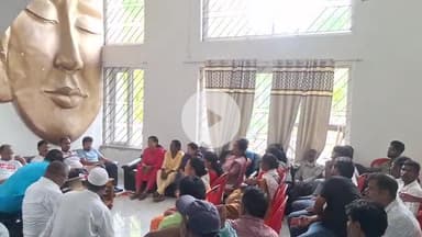 सिमडेगा: सिमडेगा परिषदन के सभागार में झामुमो जिला समिति विस्तार को लेकर बैठक आयोजित