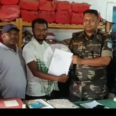 चांडिल: चिलगु चौक पर स्वतंत्रता सेनानी बाबा तिलका माझी की मूर्ति तोड़े जाने पर ग्रामीणों ने थाने में शिकायत दर्ज कराई