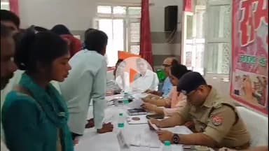 हसनपुर: हसनपुर तहसील पर संपूर्ण समाधान दिवस में अधिकारी नहीं पहुंचे, डीएम ने रोका वेतन और मांगा स्पष्टीकरण