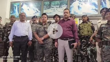 लोहरदगा: सदर थाना परिसर से एसडीओ व एसडीपीओ के नेतृत्व में फ्लैग मार्च, सोशल मीडिया पर अफवाह फैलाने पर कार्रवाई की चेतावनी