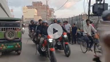 बेतिया: बेतिया में मुहर्रम को लेकर प्रशासन सख्त, डीएम के नेतृत्व में शहर में निकाला गया फ्लैग मार्च