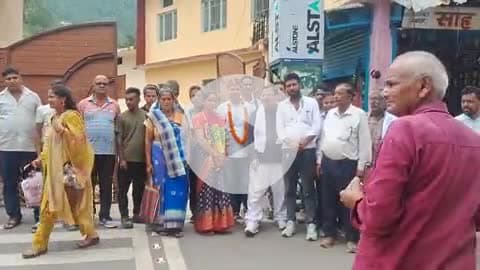 आज सिमकूना से कांग्रेस के जिला पंचायत सदस्य सरोज आर्या ने अपना नामांकन पत्र भरा जिसमें पार्टी के सभी कार्य करता शामिल...