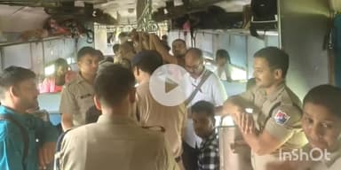 बागपत: दिल्ली-शामली-सहारनपुर रेलमार्ग पर रेलवे विभाग ने चलाया औचक चेकिंग अभियान, ट्रेन में 241 यात्री मिले बिना टिकट