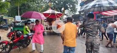 कोलेबिरा: कोलेबिरा में घूरती रथ मेला संपन्न, बारिश के बीच भी भक्तों में दिखा जोश