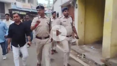 बिहिया: मोहर्रम के अवसर पर नगर में निकला फ्लैग मार्च, एसडीपीओ, मुख्य पार्षद और थाना अध्यक्ष रहे मौजूद