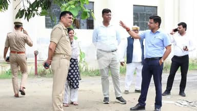 रामपुर: आगामी विशाल वृक्षारोपण कार्यक्रम के लिए डीएम ने सींगनखेड़ा स्टेडियम स्थित स्थल का निरीक्षण कर तैयारियों का लिया जायजा