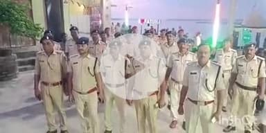 फतुहा: मोहर्रम को लेकर फतुहा डीएसपी अवधेश कुमार के नेतृत्व में फतुहा शहर में किया गया फ्लैग मार्च