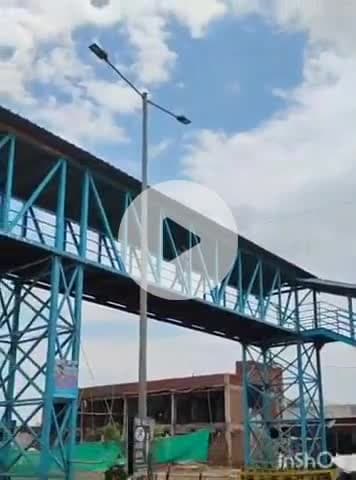 आगरा: नगला माकरौल में रुपए वापस न मिलने पर युवक ने ओवरब्रिज पर चढ़कर आत्महत्या का प्रयास किया, पुलिस ने बचाया