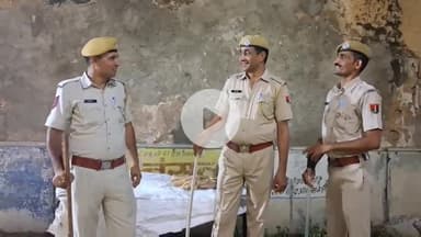 चूरू: कत्ल की रात और मोहर्रम पर्व पर शांति व सुरक्षा के लिए धोबी चौराहा सहित शहर में तैनात किया गया पुलिस जाप्ता