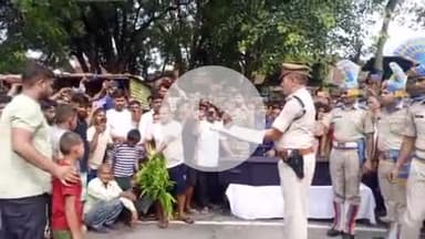 फिरोज़ाबाद: सीआरपीएफ कमांडो अनिल कुमार को फ़िरोज़ाबाद में दी गई अंतिम सलामी, सैन्य सम्मान के साथ हुआ अंतिम संस्कार