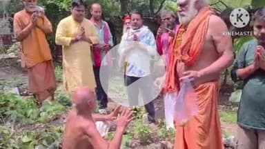 बक्सर: शहर के साधु घाट पर विश्राम गृह के भूमि पूजन में शामिल हुए अयोध्या के हनुमान गढ़ी मंदिर के साधु-संंत, किया गया शिलान्यास