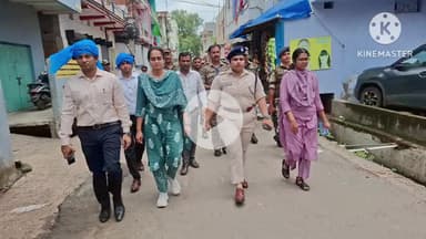 मेदिनीनगर (डालटनगंज): मोहर्रम पर्व को लेकर मेदिनीनगर में प्रशासन द्वारा फ्लैग मार्च निकाला गया,सुरक्षा के चाक चौबंद इंतजाम।