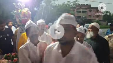 मेदिनीनगर (डालटनगंज): मेदिनीनगर में श्री महावीर नवयुवक दल जेनरल के अध्यक्ष ने मोहर्रम इंतजामिया  कमेटी के जेनरल के अध्यक्ष को किया सम्मानित ।