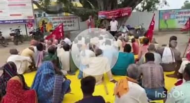 शाम्हो अकहा कुरहा: शाम्भो प्रखंड कार्यालय पर सीपीआई का धरना, शाम्हो मटिहानी पुल निर्माण में वादाखिलाफी का आरोप