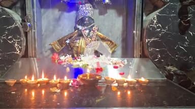 कन्नौज: कन्नौज शहर में सुबह से शनि मंदिरों में लगी भक्तों की भीड़, सरसों के तेल का दीपक जलाने से शनि देव होते हैं प्रसन्न