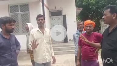 उन्नाव: गंगा घाट कोतवाली क्षेत्र में युवक का शव फांसी के फंदे से लटका मिला, परिजन पोस्टमार्टम हाउस पहुंचे