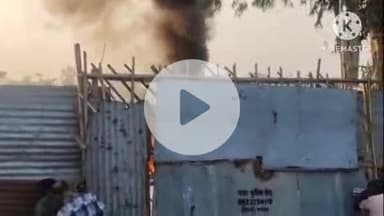 संभल: सराय तरीन स्थित कबाड़ के गोदाम में लगी भीषण आग, लाखों रुपए का सामान जलकर हुआ राख