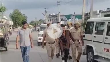 रामगंजमण्डी: सुकेत से चाकूबाजी के 2 आरोपियों को पुलिस ने किया गिरफ्तार, एक जने से चाकू बरामद कर निकाला गया जुलूस