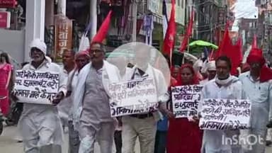 भभुआ: भाकपा माले कार्यालय से मतदाता पुनरीक्षण के विरोध में कार्यकर्ताओं ने शहर में निकाला मार्च