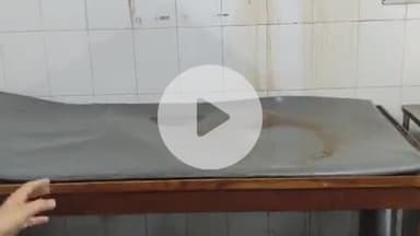 लाडपुरा: मेडिकल कॉलेज अस्पताल के ईसीजी रूम में आ रहा टॉयलेट का पानी, मरीज और कर्मचारी परेशान