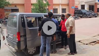 चूरू: रामगढ़ के पास स्कूटी अनियंत्रित होने से हुआ हादसा, घायल दादा-पोता को चूरू अस्पताल लाया गया