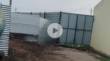 अमरोहा: जोया की कान्हा गौशाला में पन्नी खा रहे गौवंशीय पशु, लेखपाल ने जोया ईओ और गौशाला प्रभारी के खिलाफ दर्ज कराया मुकदमा