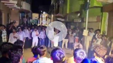 मथुरा: वृन्दावन में मोहर्रम की 10वीं तारीख पर मुस्लिम समाज ने मातमी धुन के बीच ताजियों के साथ निकाला जुलूस