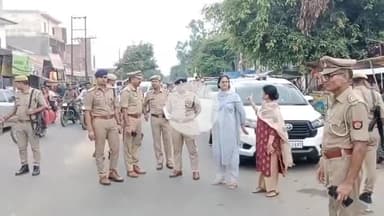 नौगावां सादात: नौगांवा तहसील में ताजिया जुलूस के रूट का जायजा लेने पहुंचे DM और SP, दिए सख्त निर्देश