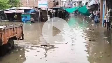 तोशाम: बरसाती पानी जमा होने से तोशाम शहर हुआ जलमग्न, लोगों को हो रही परेशानी