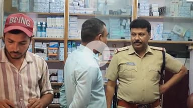 टीकमगढ़: कोतवाली थाने इलाके में अज्ञात चोर ने की सबा लाख की चोरी, पार्लर से ₹5000 और ट्रिमर भी चुराया, पुलिस जांच में जुटी