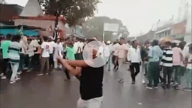 बलियापुर: मोहर्रम की दसवीं पर निकला ताजिया जुलूस, खिलाड़ियों ने दिखाए अस्त्र-शस्त्र