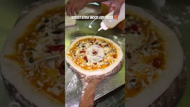 Best street pizza ever had😍🍕👌 #woodfiredpizza #prayagraj #ytshorts