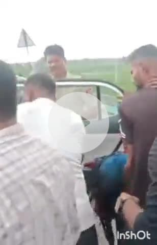 आगरा: मनकेड़ा पुल के पास ट्रक ने बाइक सवार दो लोगों को मारी टक्कर, दोनों गंभीर रूप से घायल, एक व्यक्ति का पैर धड़ से अलग