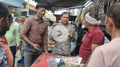 मथुरा: नगर निगम ने गुरु पूर्णिमा के अवसर पर शहर के विभिन्न क्षेत्रों में चलाया अतिक्रमण अभियान, गोवर्धन चौराहे पर कांटे चालान