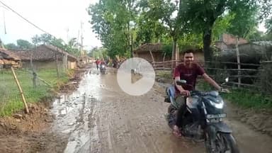 गोपद बनास: बरिगमा: वार्ड नंबर 5 में सड़क तालाब में तब्दील, लोग परेशान