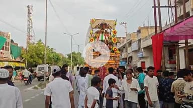 झांसी: नगर में यौमे असूरा दशवी मोहर्रम का जुलूस अकीदत व एहतराम के साथ निकाला गया, कल्लन शाह कमेटी ने लंगर वितरित किया