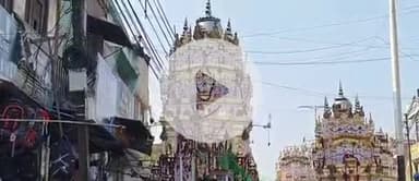 बहेड़ी: बहेड़ी के नैनीताल रोड स्थित मेन बाजार में नगर और ग्रामीण क्षेत्र से आए ताज़िए, जगह-जगह हुआ लंगर का इंतज़ाम