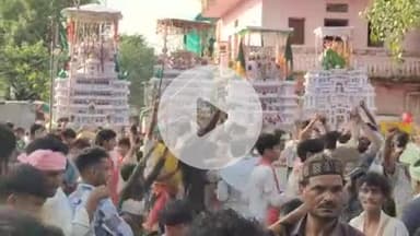 बमोरी: बमोरी में निकला मोहर्रम का जुलूस, बड़ी संख्या में मुस्लिम समाज के लोग हुए शामिल