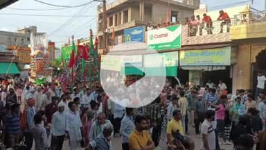 मांगरौल: मांगरोल कस्बे में मोहम्मद साहब के नवासे इमाम हुसेन की याद में दो जगह से ताजिये का जुलूस निकाला गया